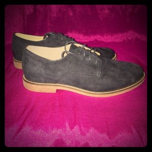 Blue suede casual dress shoe